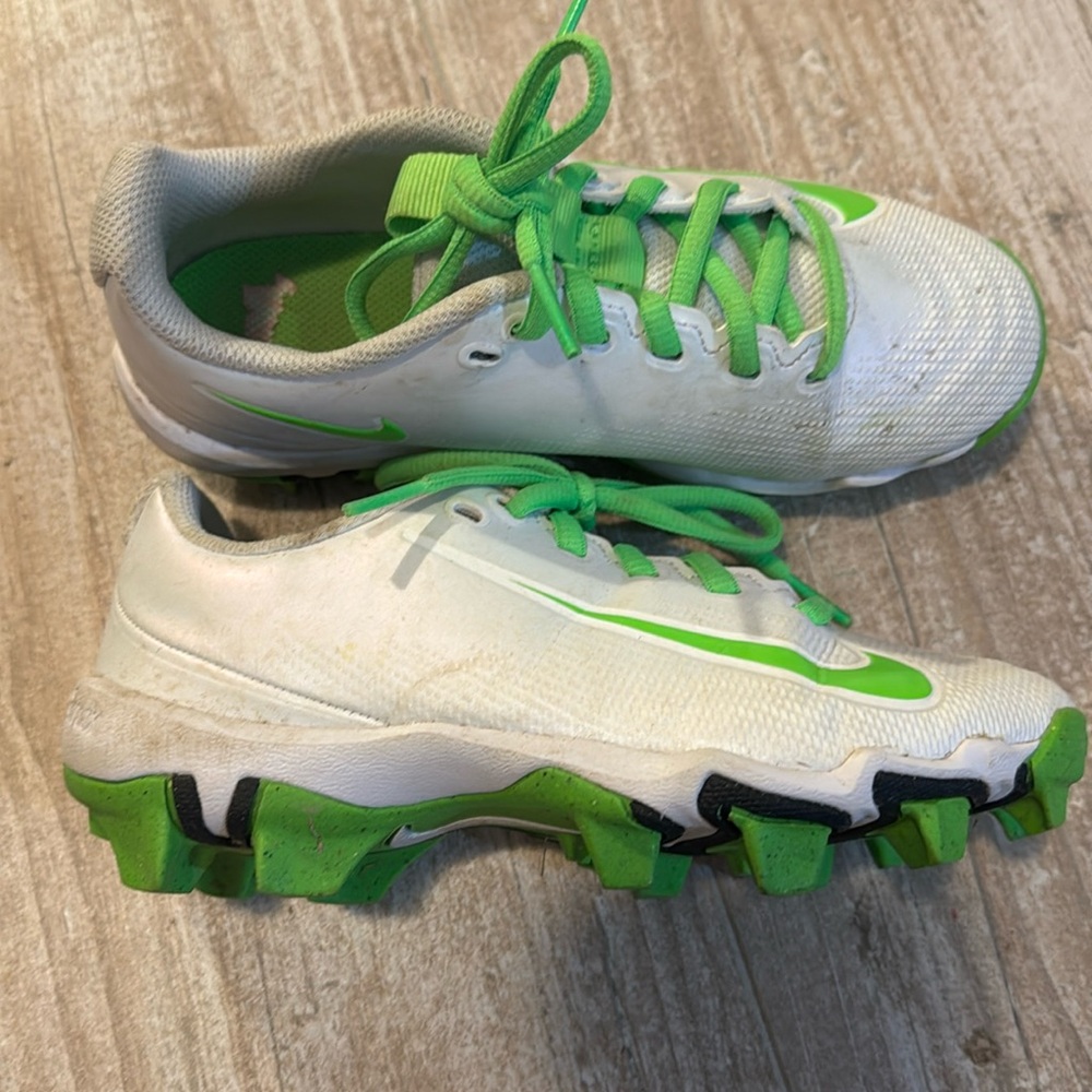 Football cleats